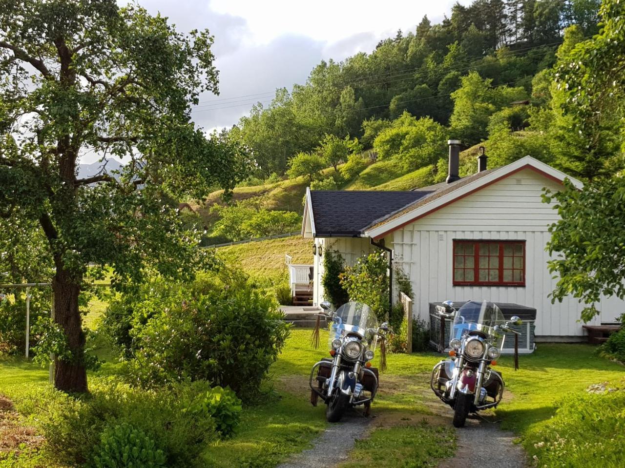 Dalhus - House In The Valley Norddal Bagian luar foto