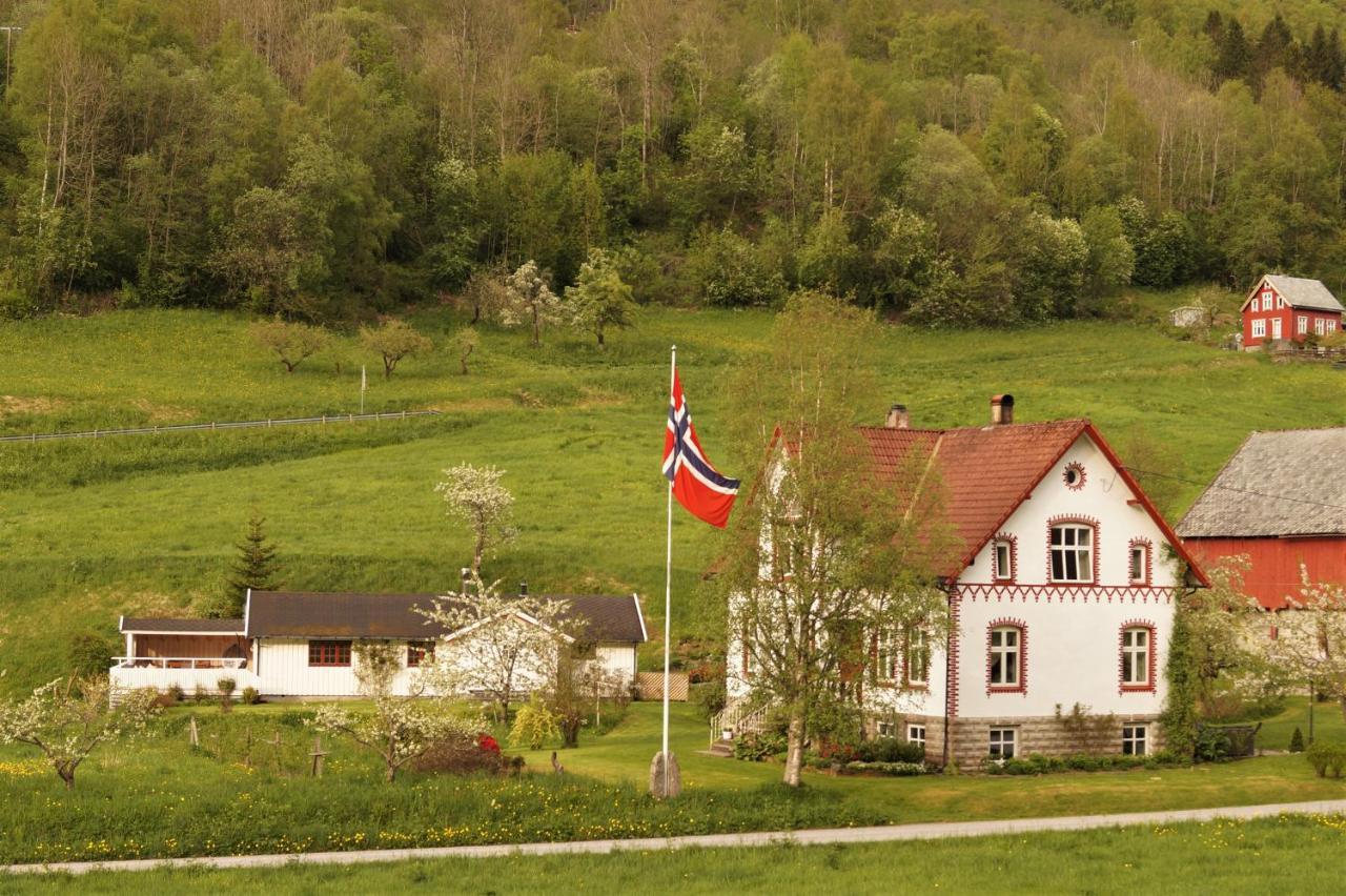 Dalhus - House In The Valley Norddal Bagian luar foto