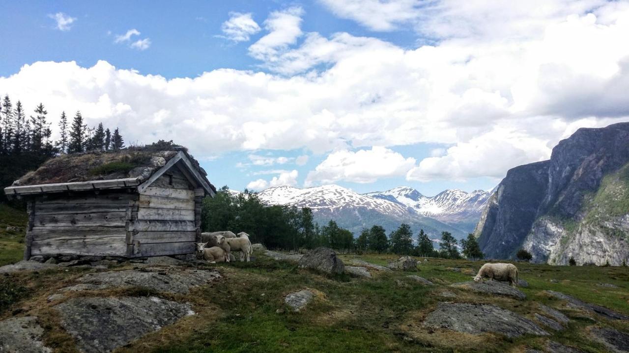 Dalhus - House In The Valley Norddal Bagian luar foto